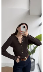 Lyssa V Yaka Çıtçıtlı Triko Kazak - Acı Kahve