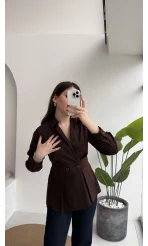 Coquette Pile Detay Düğmeli Kısa Bluz - Acı Kahve - Kod: 5426