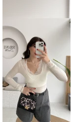 V Yaka Dantel Detay Kaşmir Bluz - Ekru - Kod: 32311