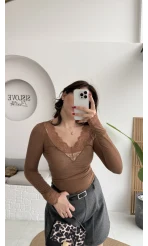 V Yaka Dantel Detay Kaşmir Bluz - Koyu Vizon - Kod: 32311