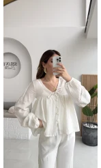 Peri İnci Detay Beyaz Bluz