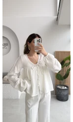 Peri İnci Detay Beyaz Bluz