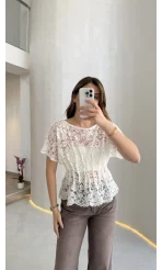Flaner Büzgülü Bel Detaylı Kayık Yaka Dantelli Bluz - Ekru - Kod: 2966