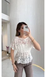 Flaner Büzgülü Bel Detaylı Kayık Yaka Dantelli Bluz - Ekru - Kod: 2966