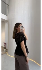 Flaner Büzgülü Bel Detaylı Kayık Yaka Dantelli Bluz - Siyah - Kod: 2966