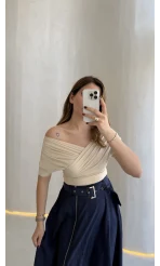 Dilvin Pile Detay Kayık Yaka Body - Bej