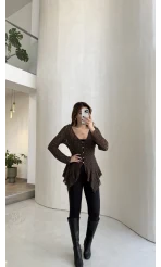 Blossom Asimetrik Kesim Düğmeli Dantel Bluz - Kahverengi - Kod: 39259