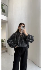 Destiny Yaka Detay Puantiyeli Bluz - Siyah - Kod: 39301