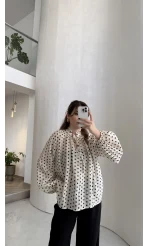 Destiny Yaka Detay Puantiyeli Bluz - Taş - Kod: 39301