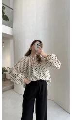 Destiny Yaka Detay Puantiyeli Bluz - Taş - Kod: 39301