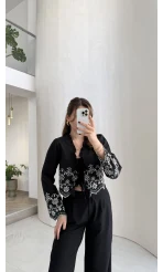 Glow Brode Detaylı Bağlamalı Crop Bluz - Siyah - Kod: 1062