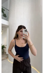 Uzun Göğüs Pedli İnce Askılı Body - Lacivert
