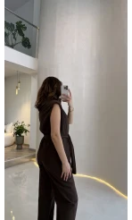 Access Kuşaklı Dik Yaka Sıfır Kol Vatkalı Takım - Kahve - Kod: 8965