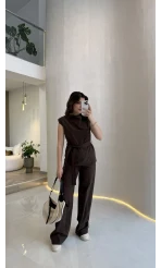 Access Kuşaklı Dik Yaka Sıfır Kol Vatkalı Takım - Kahve - Kod: 8965