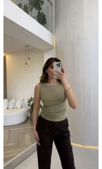 Dilvin Sıfır Kol Beli Büzgü Detaylı Kayık Yaka Body - Çağla - Kod: 31589