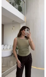 Dilvin Sıfır Kol Beli Büzgü Detaylı Kayık Yaka Body - Çağla - Kod: 31589