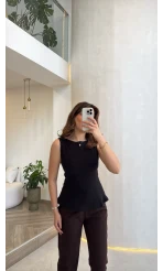 Dilvin Bele Oturan Sıfır Kol Volanlı Body - Siyah - Kod: 21001