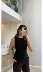 Dilvin Bele Oturan Sıfır Kol Volanlı Body - Siyah - Kod: 21001