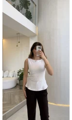 Dilvin Bele Oturan Sıfır Kol Volanlı Body - Beyaz - Kod: 21001