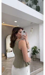 Düğmeli Bel Detaylı Sıfır Kol Bluz - Çağla - Kod: 31979