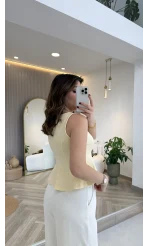 Düğmeli Bel Detaylı Sıfır Kol Bluz - Sarı - Kod: 31979