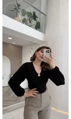 Sun Aksesuar Detay Bağlamalı Bluz - Siyah - Kod: 1032