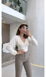 Sun Aksesuar Detay Bağlamalı Bluz - Ekru - Kod: 1032