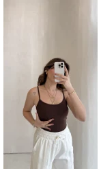 Uzun Göğüs Pedli İnce Askılı Body - Kahverengi