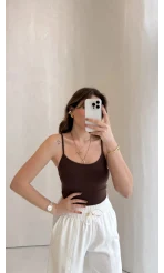 Uzun Göğüs Pedli İnce Askılı Body - Kahverengi