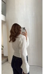 Bele Oturan Fırfırlı Gömlek - Beyaz - Kod: 0983