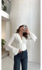 Bele Oturan Fırfırlı Gömlek - Beyaz - Kod: 0983