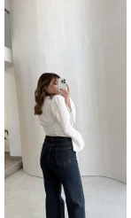 Bele Oturan Fırfırlı Gömlek - Beyaz - Kod: 0983