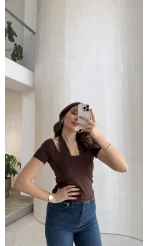 Dantel Boyundan Geçmeli Bluz - Kahverengi - Kod: 8570