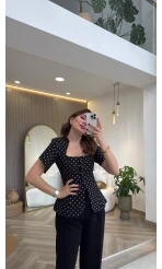Bele Oturan Düğmeli Vatkalı Puantiyeli Bluz - Siyah
