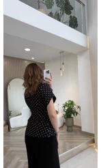 Bele Oturan Düğmeli Vatkalı Puantiyeli Bluz - Siyah