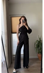 Aksesuar Detaylı Tek Omuzlu Takım Siyah