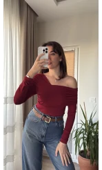 Asimetrik Kesim Çıtçılı Bordo Bluz