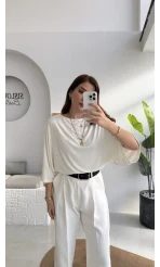 Athena Modal Yarasa Kol Kayık Yaka Bluz - Ekru