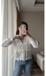 Beyaz Dantelli Gömlek