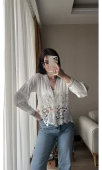 Beyaz Dantelli Gömlek