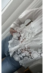 Beyaz Dantelli Gömlek