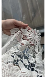 Beyaz Dantelli Gömlek