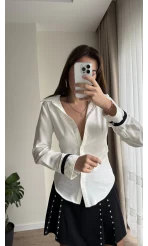 Beyaz Yandan Büzgülü Gömlek