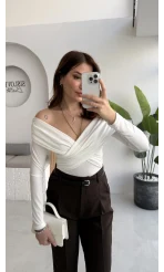 Büzgülü Çapraz Bluz - Beyaz