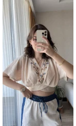Celosia Krem Nakışlı Bluz