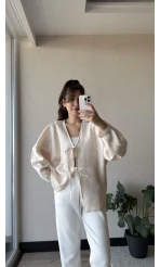 Çizgili Önden Bağlamalı Bluz Ekru