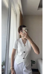 Clasic Beyaz Önü Düğme Detay Fitili T-Shirt