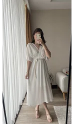 Diana V Yaka Kemerli Beyaz Elbise