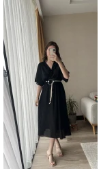 Diana V Yaka Kemerli Siyah Elbise
