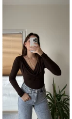 Dökümlü Yaka Acı Kahve Bluz